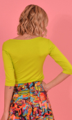 Top Isadora in Basiques Raffinés Pistache, fitted pink jersey, draped neckline front, elbow sleeves. Couture