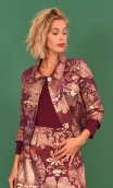  Veste Maman passe son bac imprimé Spendeurs pourpre, stretch, courte et ajustée. Col pointu, poches rabats, manches 3/4. Casual