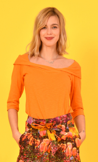 Top Aurore Coton Flammé orange papaye, loose jersey, draped neckline in front, ¾ sleeves, sixties.