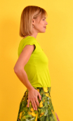 Top Vénus Basic Raffinés Pistache, fitted top, scalloped neckline and small sleeves.