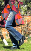 Pantalon denim. Sérigraphie or. Stretch. Taille 36. Sérigraphie or