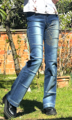 Pantalon denim. Sérigraphie or. Stretch. Taille 36. Sérigraphie or