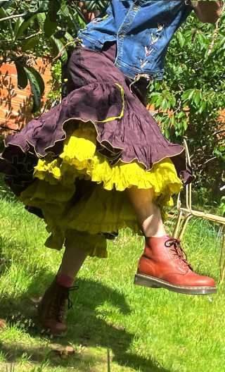 Jupe Monopolis. Rock city. Volants et superpositions, choco et pistache. Bohême chic