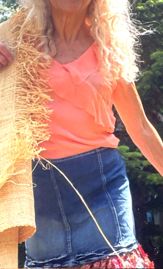 Top soie lavée. Saumon. Taille 36. Sans manche, volanté