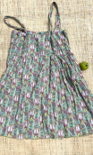 Tunique Ludmilla. Fleurettes vert. Taille 38. Dos nu smoké, bretelles