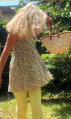 Tunique Ludmilla. Fleurettes vert. Taille 38. Dos nu smoké, bretelles