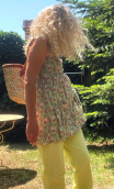 Tunique Ludmilla. Fleurettes vert. Taille 38. Dos nu smoké, bretelles