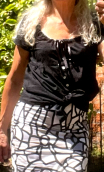 Top Zanzibar. Broderie noire. Taille 38. Coton, romantique