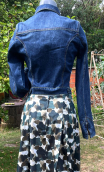 Blouson zippé. Denim. Taille 36. Ajusté et court