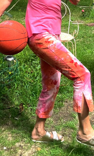 Pantacourt Johnny. Voyage rouge D. Taille 38. Coton tie & dye rose