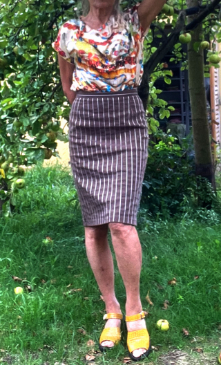Jupe Crayon Rayures marron stretch. Taille 38