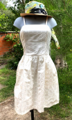Robe 1ère Surprise Party. Jacquard ivoire. Bretelles, jupon froncé. Taille 36