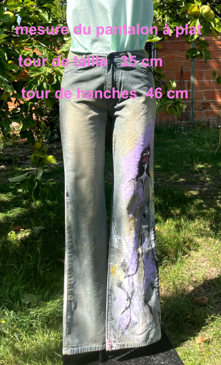 Pantalon sérigraphie. La Femme B. Taille 36. Jean 5-poches. Original