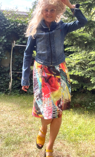 Blouson zippé. Denim. Taille 36. Ajusté et court