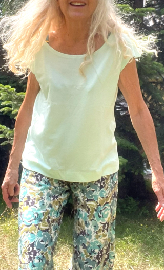 Top Arp. Mini piqué de coton Tilleul, vert pastel. Sans manche, loose