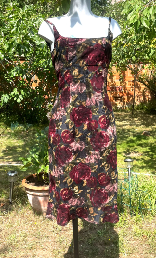  Robe Baudelaire. Fleurs flock. Taille 36. Imprimé fleurs hivernal