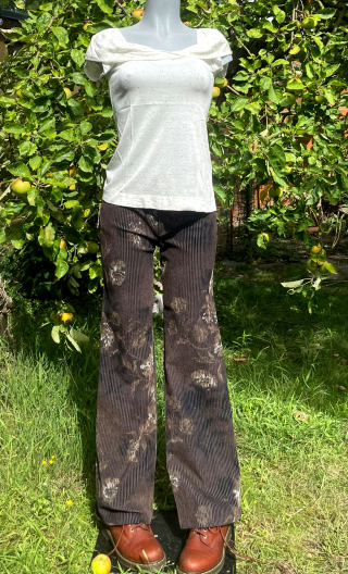Pantalon Saxo. Stripes and FLock, imprimé marron noir fleurs. Petit