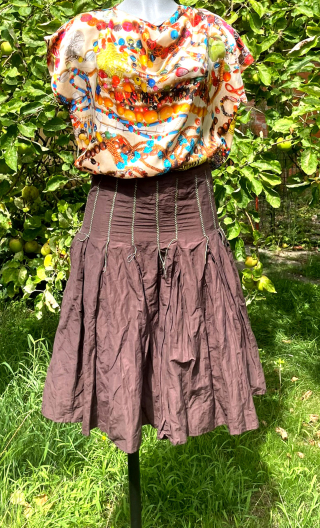 Jupe choco zigzag anis. Taille 36. Plissé, tissu à mémoire de forme