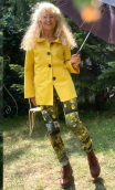 Petite Parka Plume. Jaune Curry. Imperméable, trapèze, femme petite