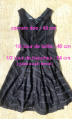 Robe Marienbad. Taffetas diagonal. Décolleté V, jupon évasé, taille 40