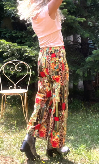 Pantalon Croisière. Velours persan, large, 7/8ème. Imprimé, taille 40