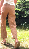 Pantalon Croisière en Daim brodé, large et 7/8ème. Beige camel