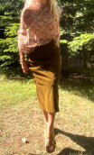 Jupe Diamond. Velours kaki. Taille 38/40, stretch, droite, ajustée