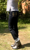 Pantalon Elvis. Denim black. Grand Palais jaune. Jean stretch, Taille 38