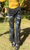 Pantalon Saxo. Empreintes. Gris noir. Taille 40. Denim imprimé tie and dye
