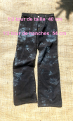 Pantalon Saxo. Empreintes. Gris noir. Taille 40. Denim imprimé tie and dye