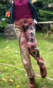 Pantalon Saxo Empreintes. Rose. Taille 38. Denim imprimé noir sur rose