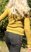 Pull Walkyrie. Angora. Moutarde. Col V, ajusté, laine mélangée