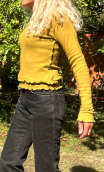 Pull Walkyrie. Angora. Moutarde. Col V, ajusté, laine mélangée