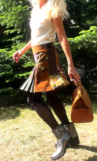 Jupe courte évasée Mercerie. Taille 40