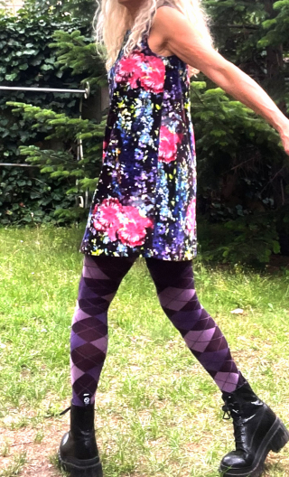 Robe Belladonna. Taille 36/38. Chasuble velours imprimé fleurs