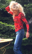 Top Ulysse. Sheherazade. Jersey viscose imprimé rouge, ras du cou