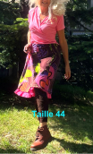 Jupe Dada. Taille 44. Velours choco imprimé fleurs. Evasée, volantée