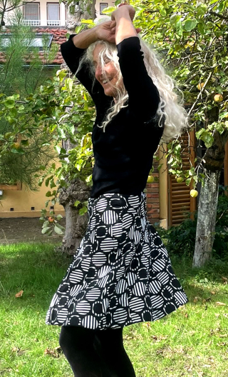 Jupe Dolly. Riviera. Noir. Jupe courte tulipe