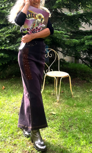 Jupe Broadway. Dentelle et pierres. Prune. Denim. Taille 36, Longue