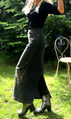 Jupe Broadway. Pommier japonais Dusty. Denim surteint marron. Longue