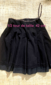Jupe toupie. Denim noir et volants. Taille 42. Evasée, bohême