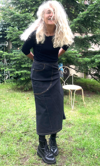 jupe Diamond. Denim noir. Stretch, droite, ajustée, casual chic