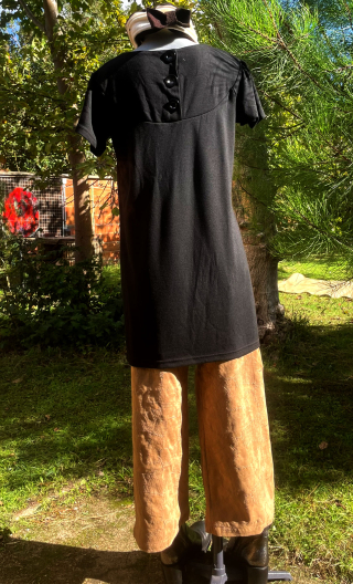 Robe Princesse 3 boutons. Milano noir. Manches courtes, loose