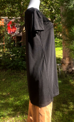 Robe Princesse 3 boutons. Milano noir. Manches courtes, loose