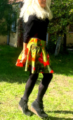 Jupe Hula Hoop Coquelicots. Evasée, courte, imprimé fleurs rouge 