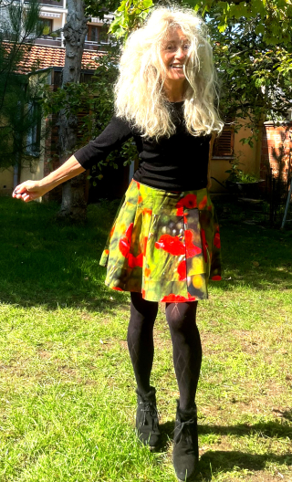 Jupe Hula Hoop Coquelicots. Evasée, courte, imprimé fleurs rouge 