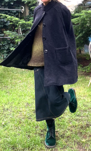 Cape. Laine bouillie anthracite. Taille unique. Doublée