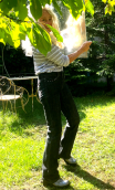 Pantalon Jane. Denim black. Clous. 5-poches stretch .Taille 38