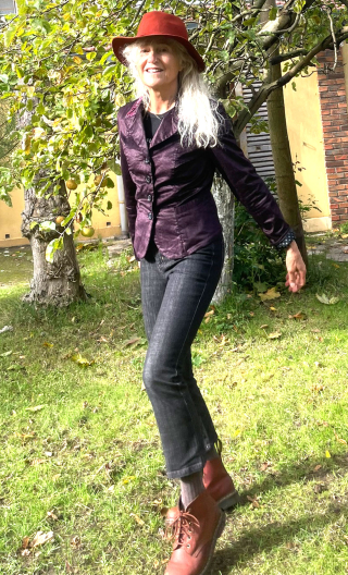 Veste Madame à Paris. Velours prune. Doublée, cintrée, féminine