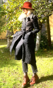 Manteau. Taffetas choco rayé. Doublé, élégant